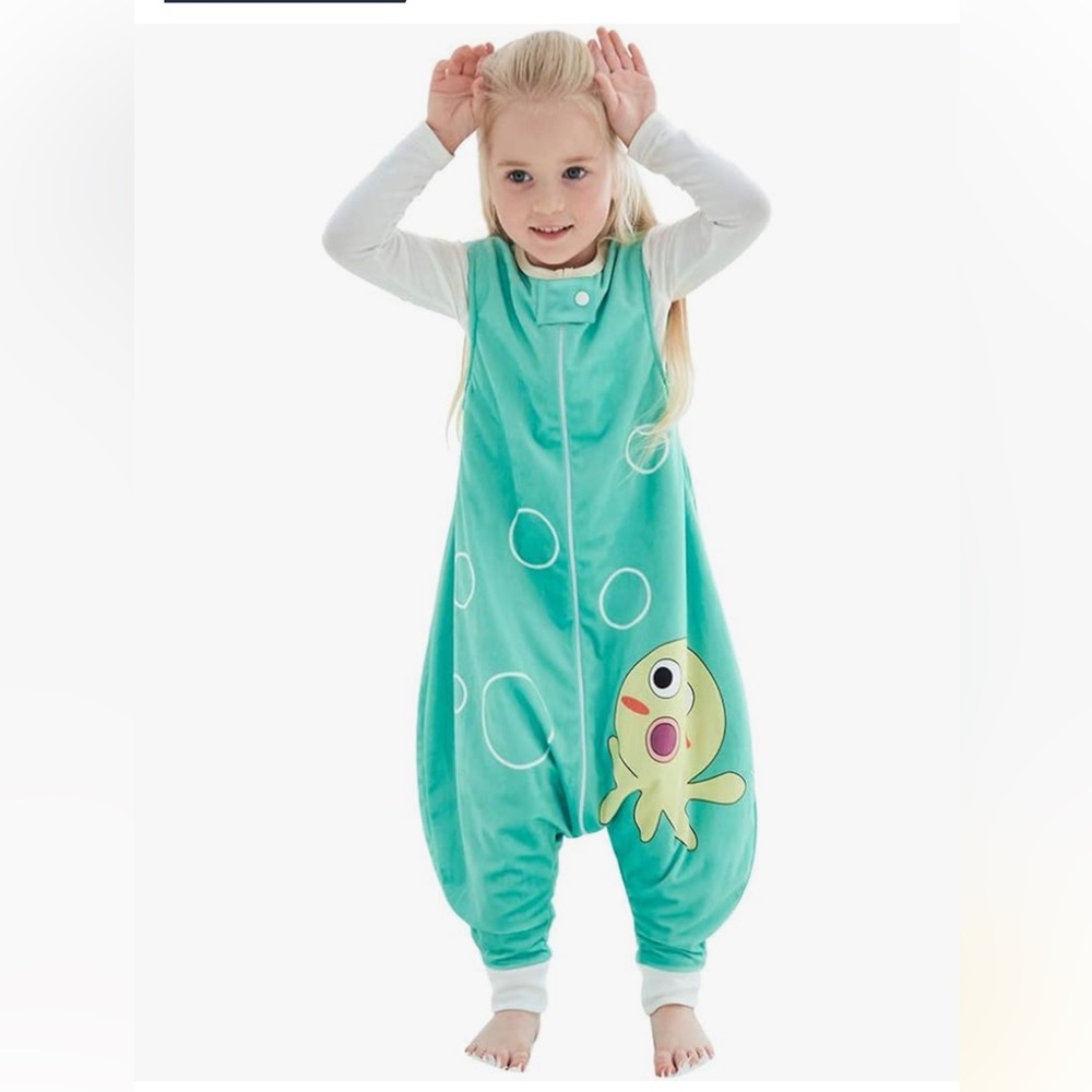 Sleep sack with feet